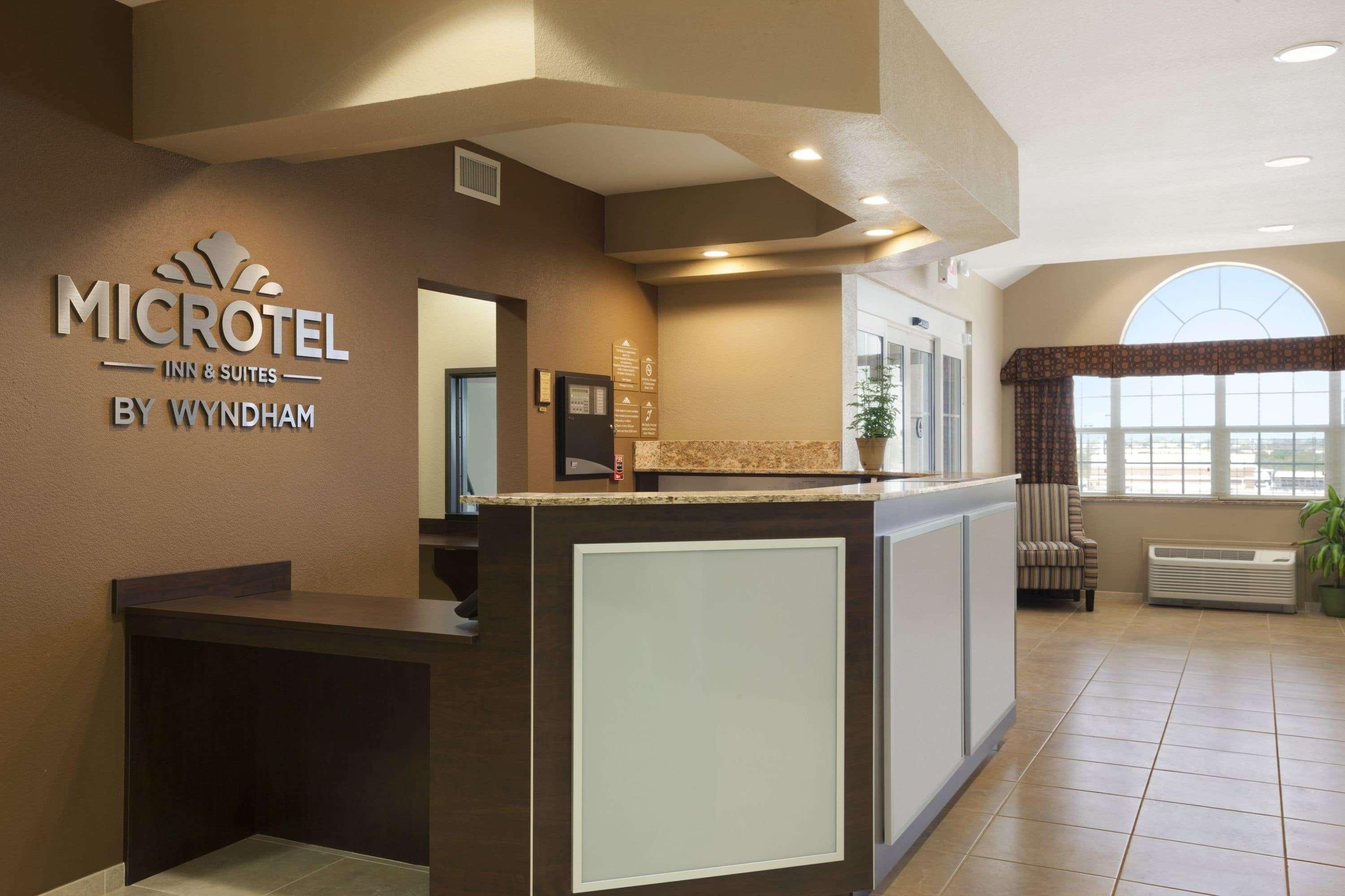 Microtel Inn & Suites Pleasanton Ngoại thất bức ảnh